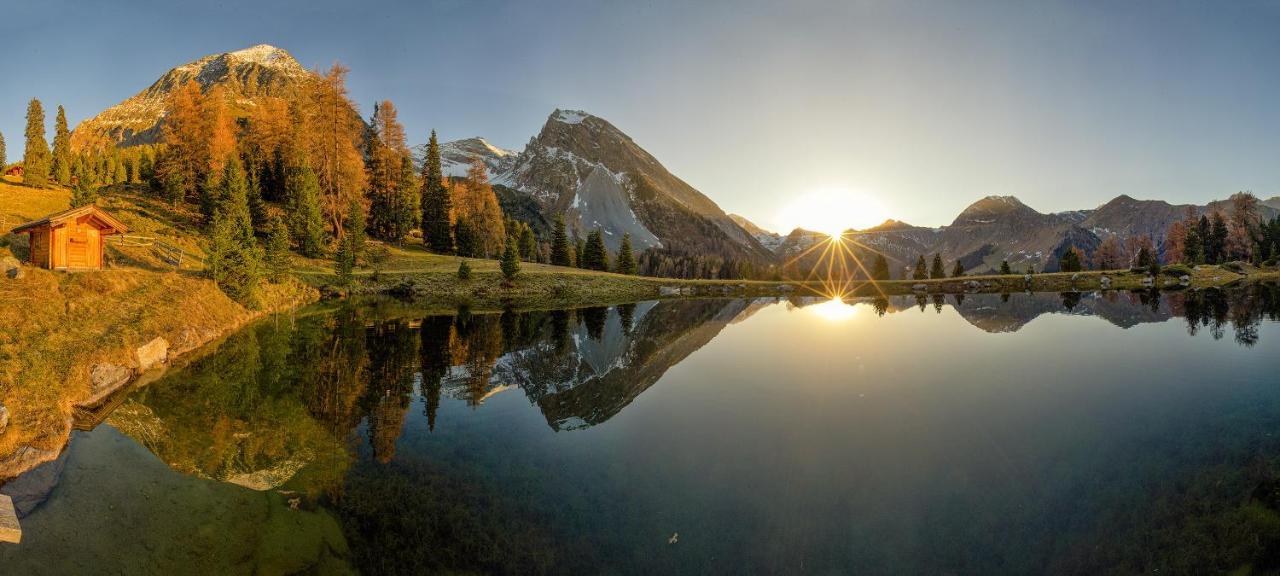 Hotel Zum Grunen Tor Тукс Экстерьер фото