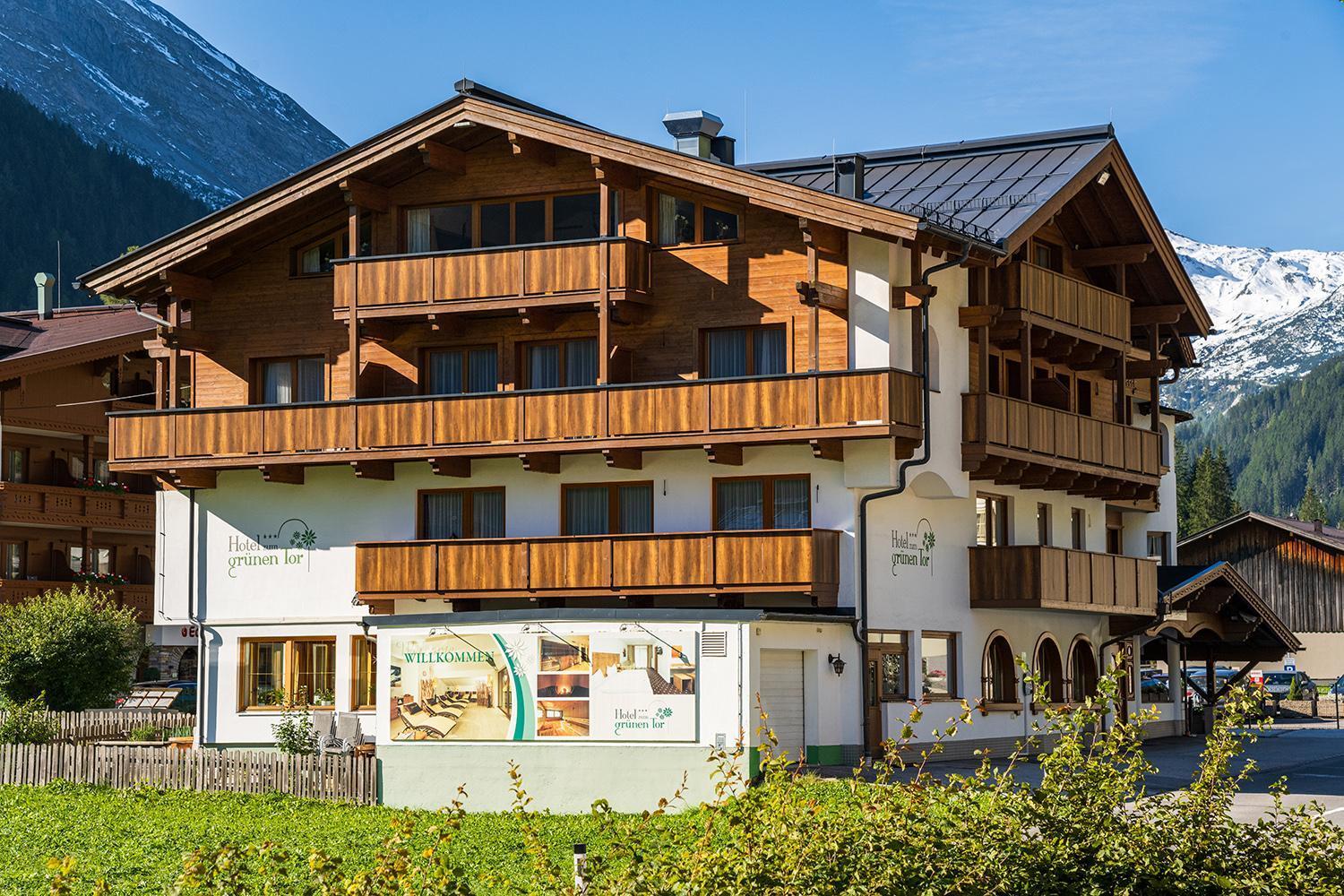 Hotel Zum Gruenen Tor Тукс Экстерьер фото