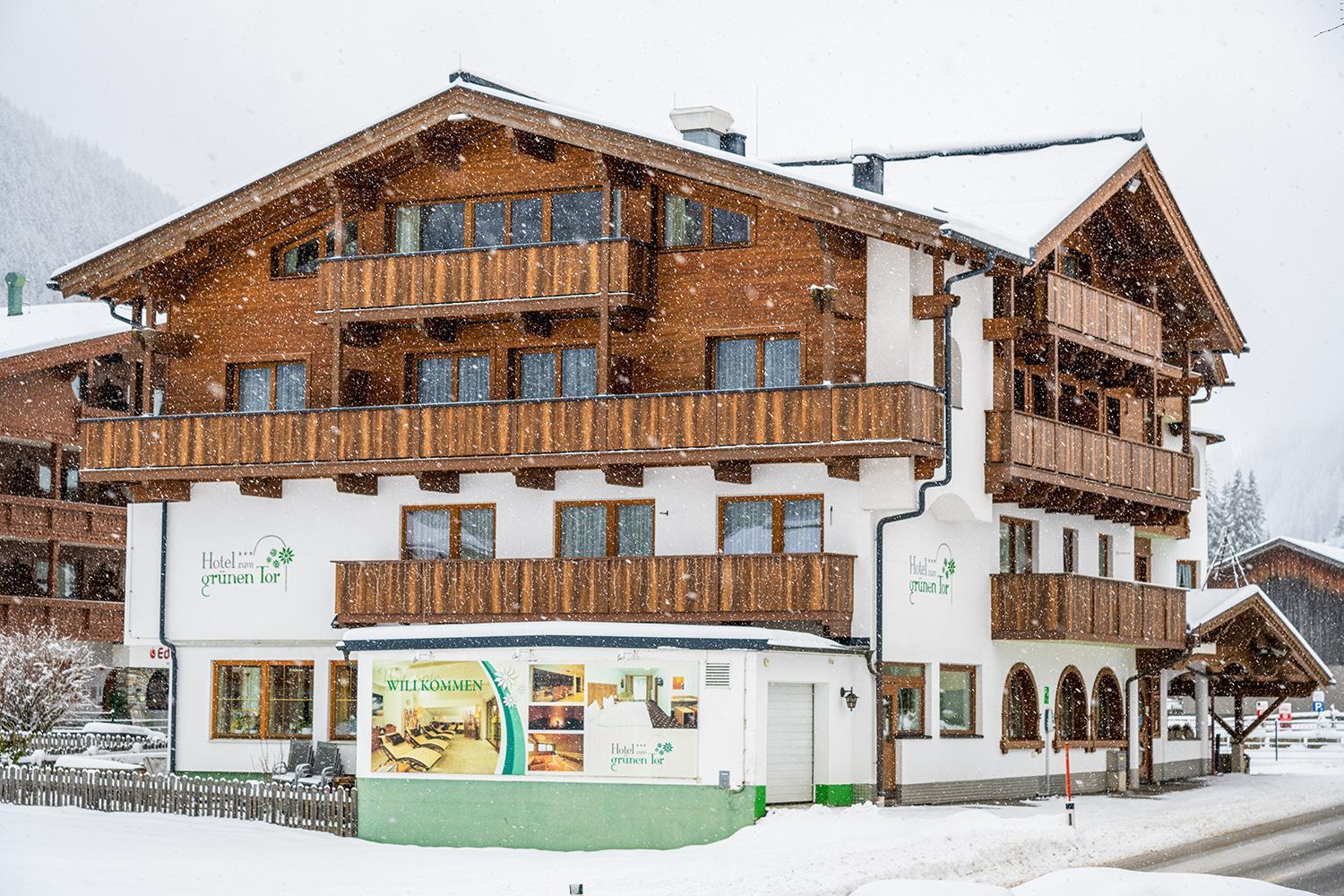 Hotel Zum Gruenen Tor Тукс Экстерьер фото