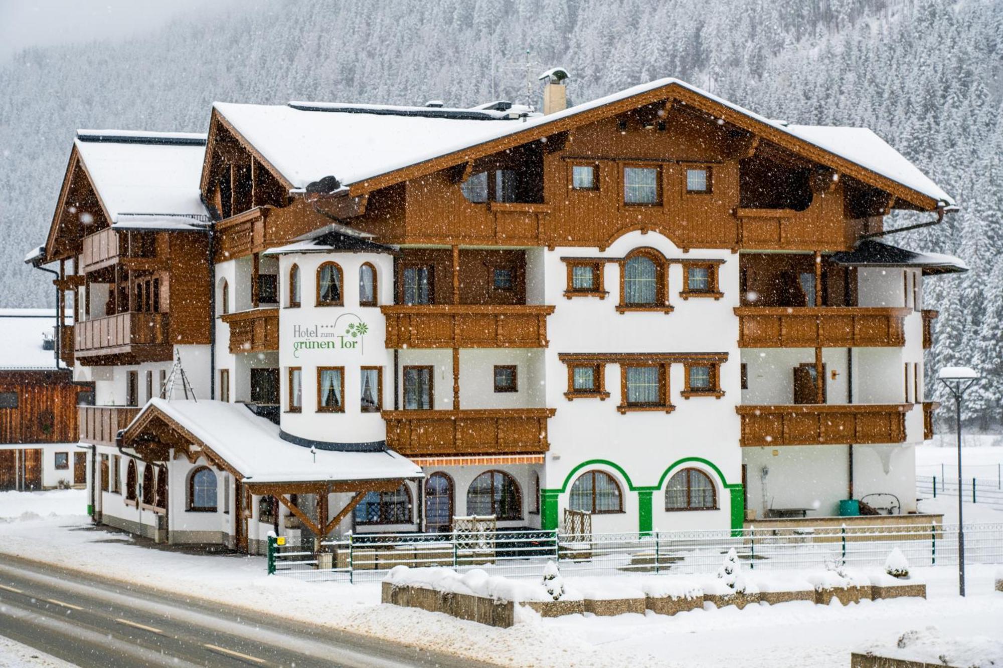Hotel Zum Gruenen Tor Тукс Экстерьер фото