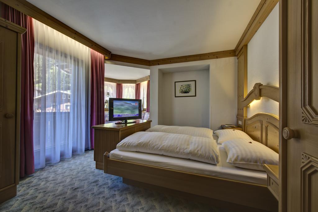 Hotel Zum Gruenen Tor Тукс Экстерьер фото