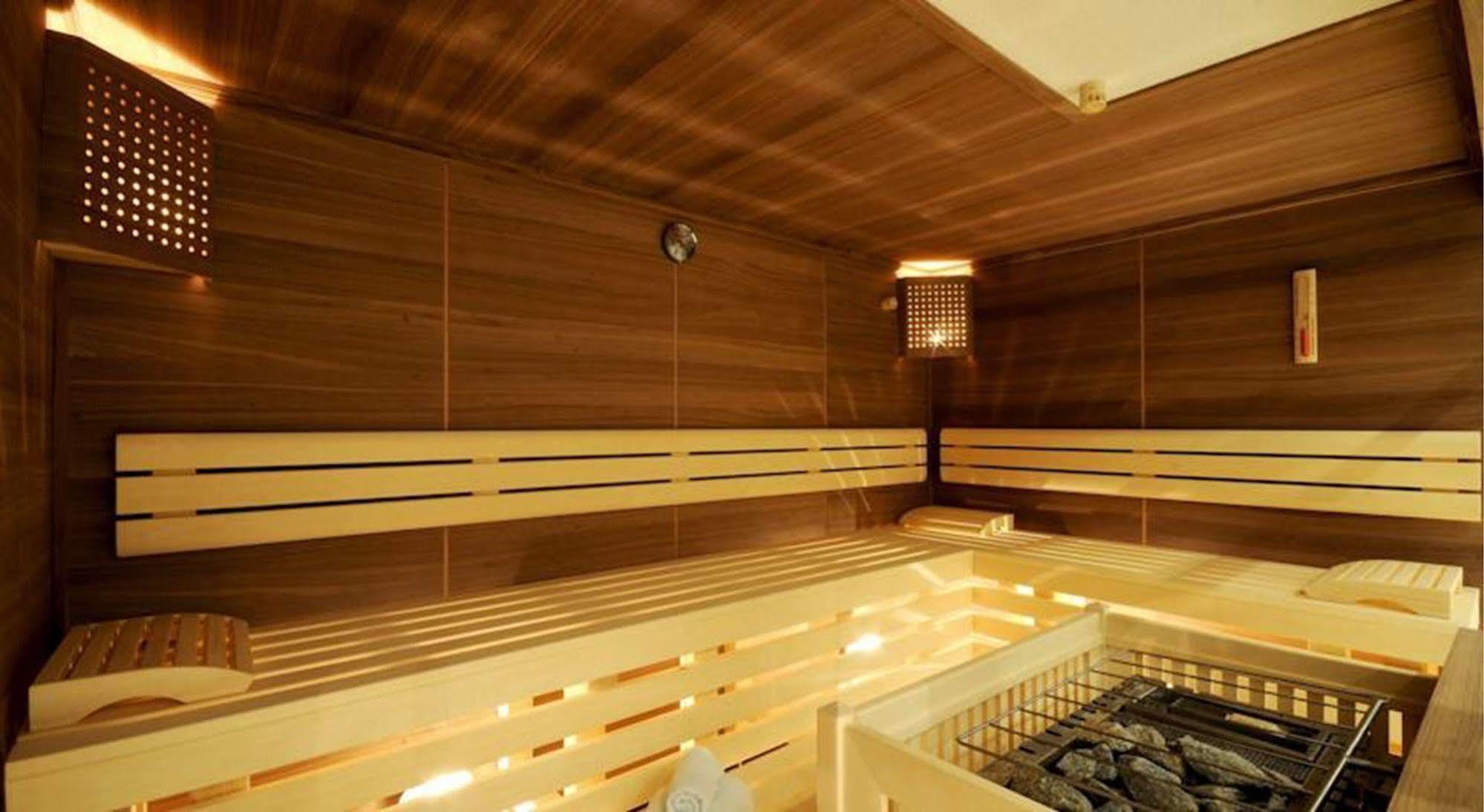 Hotel Zum Gruenen Tor Тукс Экстерьер фото