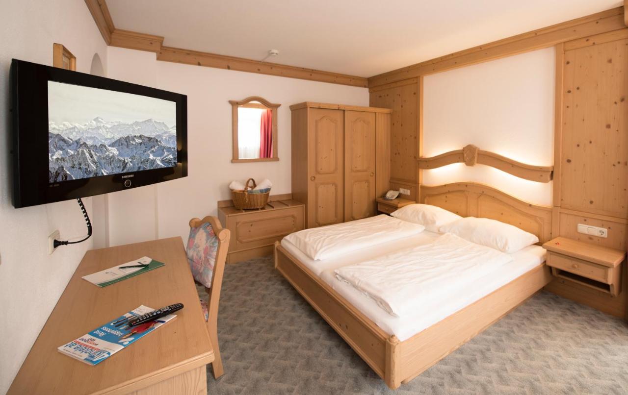 Hotel Zum Gruenen Tor Тукс Экстерьер фото