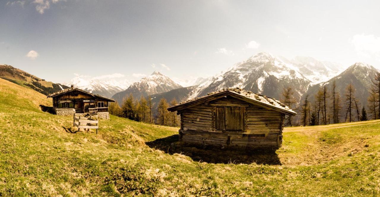 Hotel Zum Grunen Tor Тукс Экстерьер фото